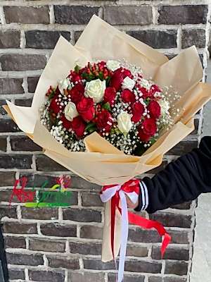 41 Adet Kırmızı Beyaz Güller