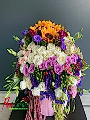 İhtişamlı Çiçek Aranjmanı